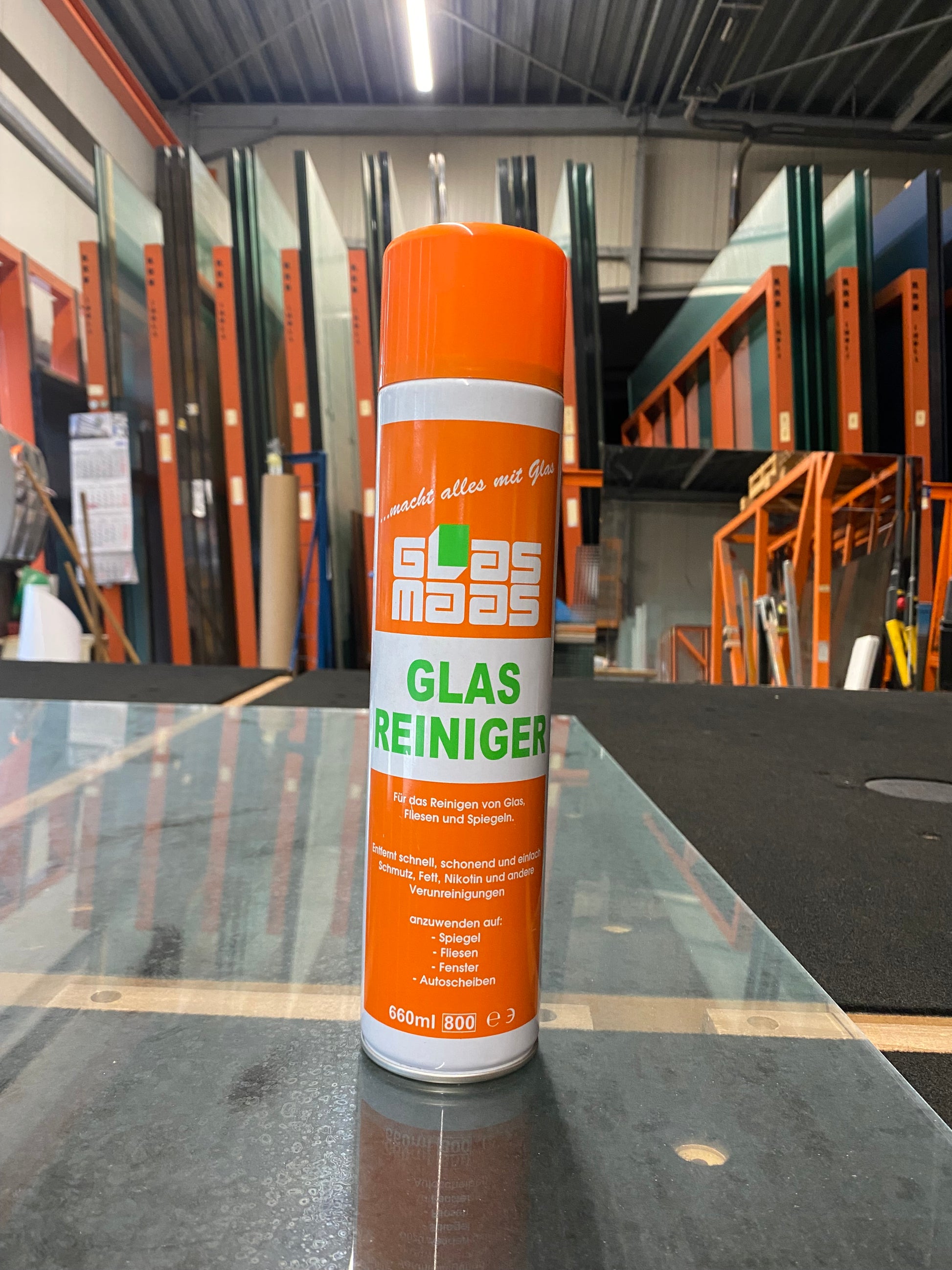 Unser Premium-Glasreiniger (Frontseite) in unserer Produktion